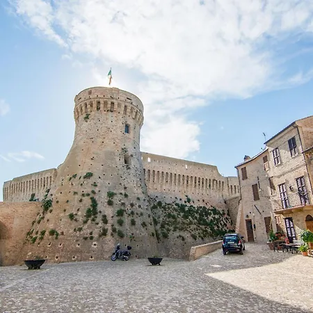 Apartment In Grottammare With Jacuzzi & Garden Apartament