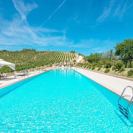 Apartment In Grottammare With Jacuzzi & Garden Apartament