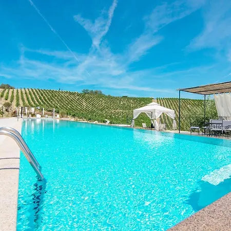 With Jacuzzi Apartment *