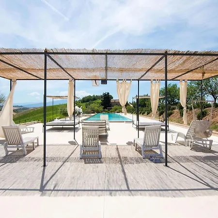 Apartmán In Grottammare With Jacuzzi & Garden *
