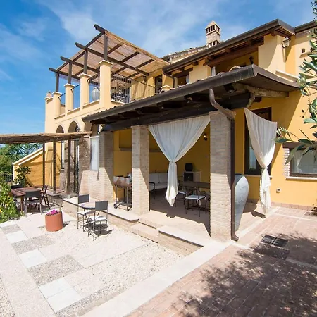 In Grottammare With Jacuzzi & Garden Apartmán Ascoli Piceno