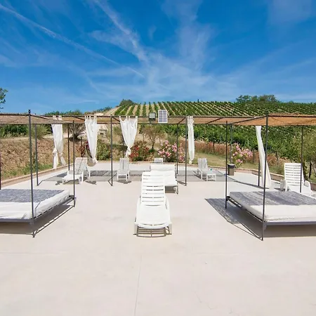 Apartment In Grottammare With Jacuzzi & Garden Apartament