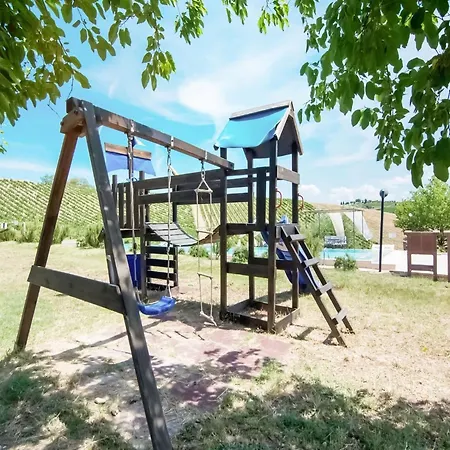 Apartmán In Grottammare With Jacuzzi & Garden *